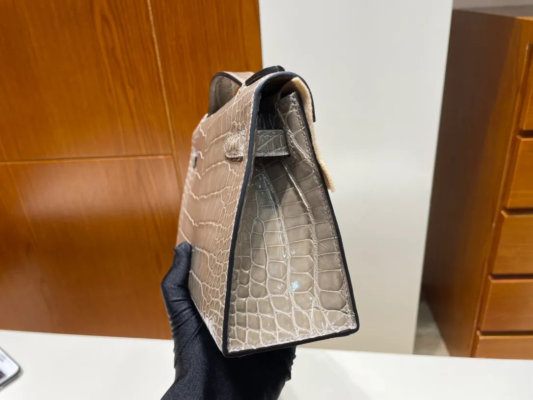 Kelly Pochette 22