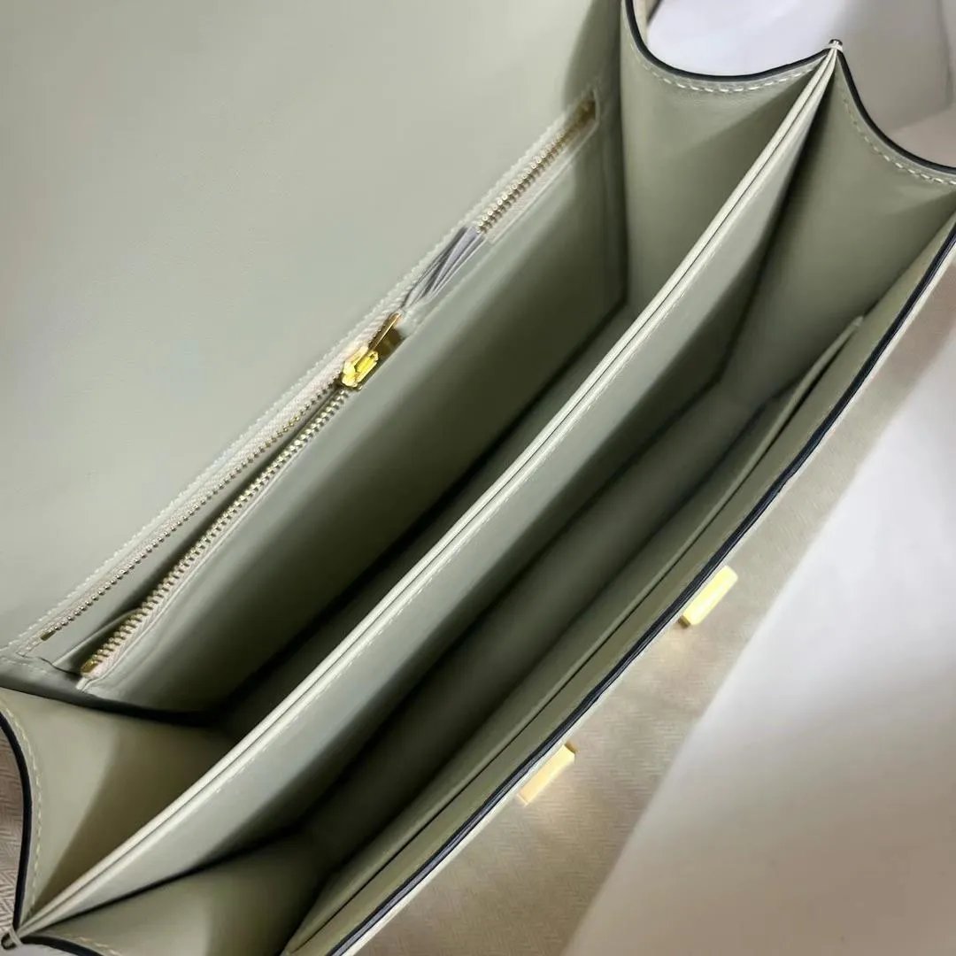 Constance 24