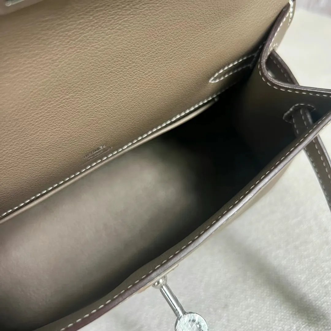 Kelly Pochette 22