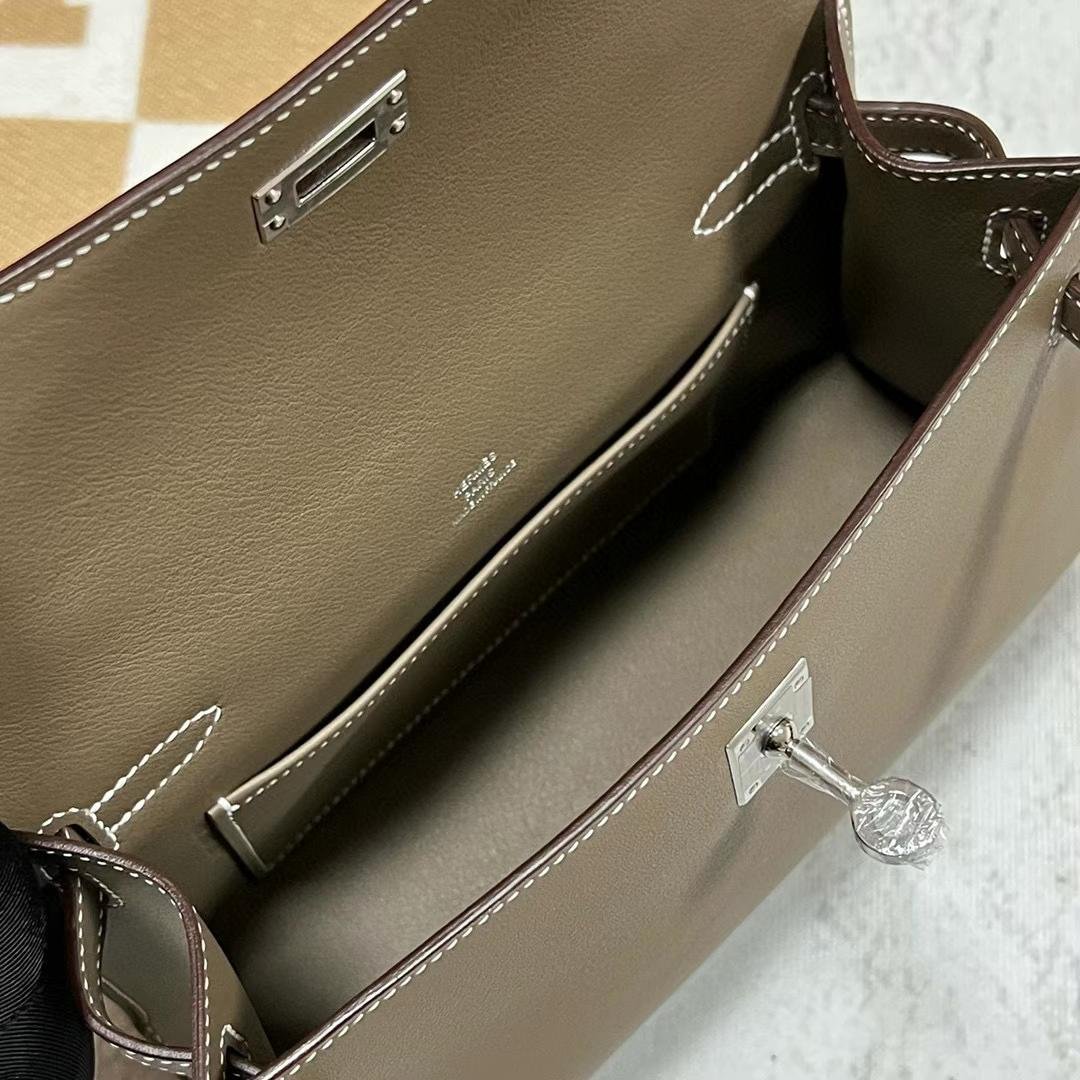 Kelly Pochette 22