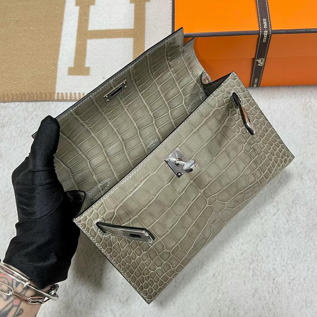 Kelly Pochette 22