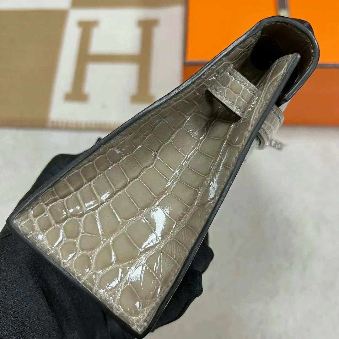 Kelly Pochette 22