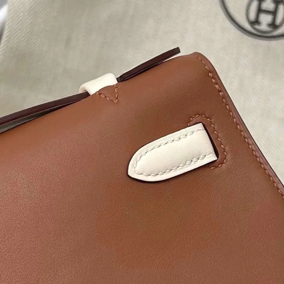 Kelly Pochette 22