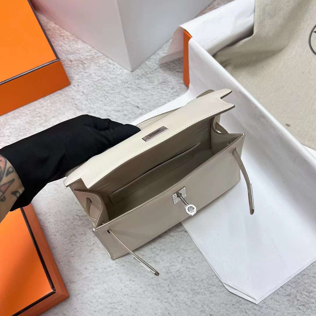 Kelly Pochette 22