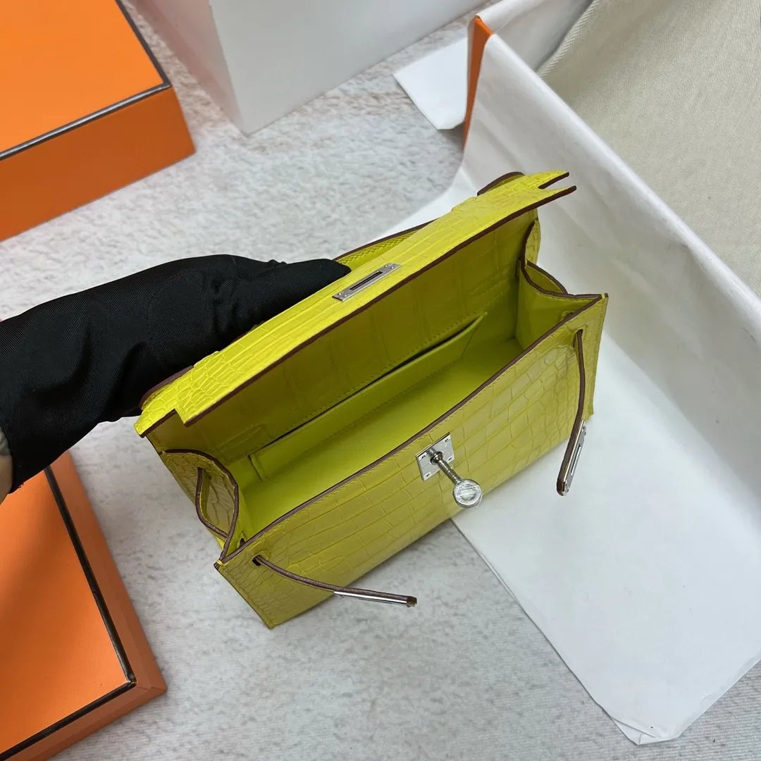 Kelly Pochette 22