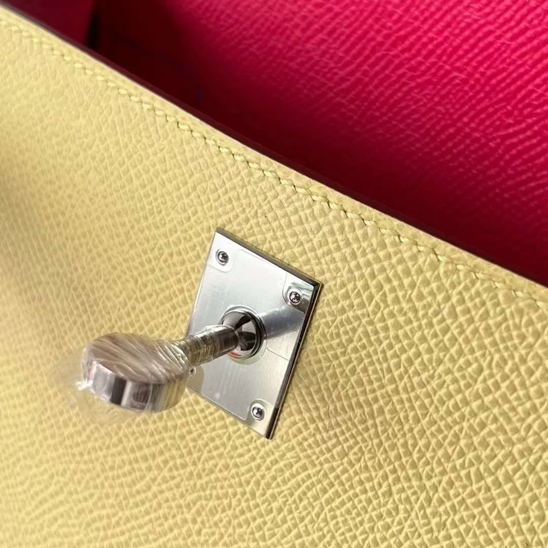Kelly Pochette 22