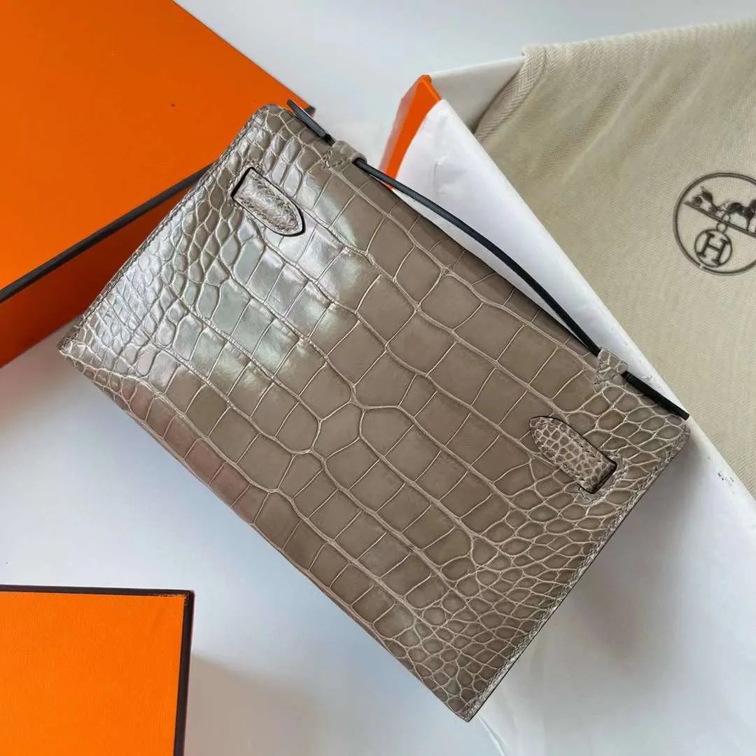 Kelly Pochette 22
