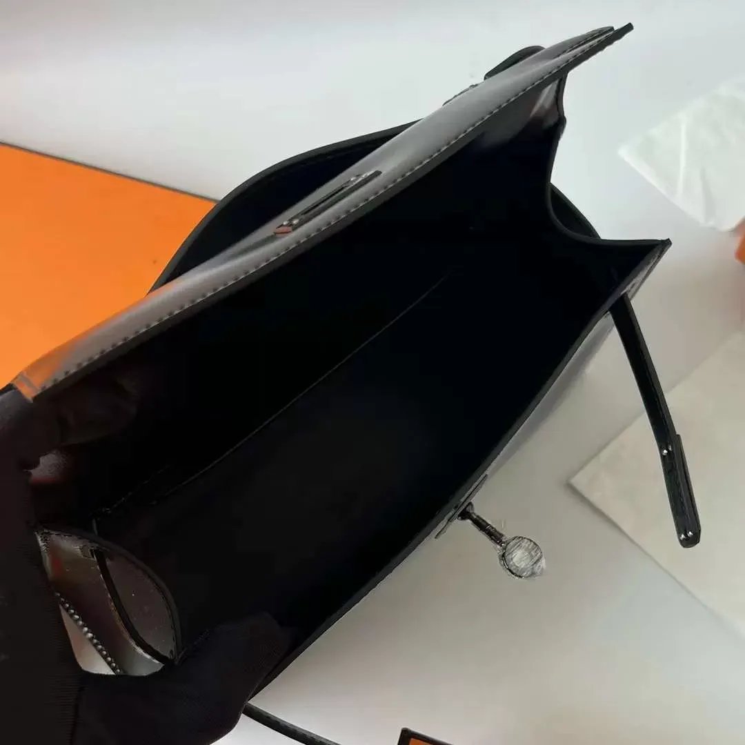 Kelly Pochette 22