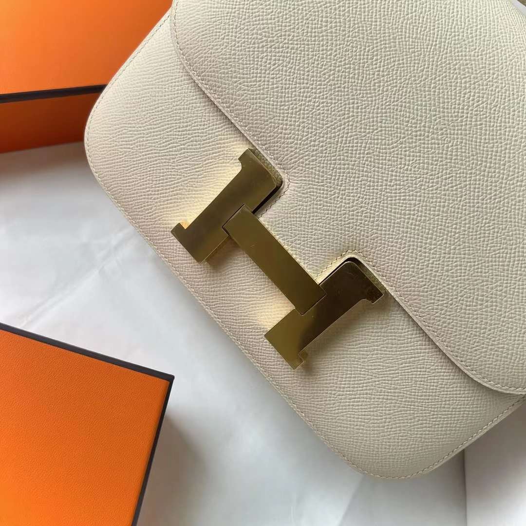 Constance 24