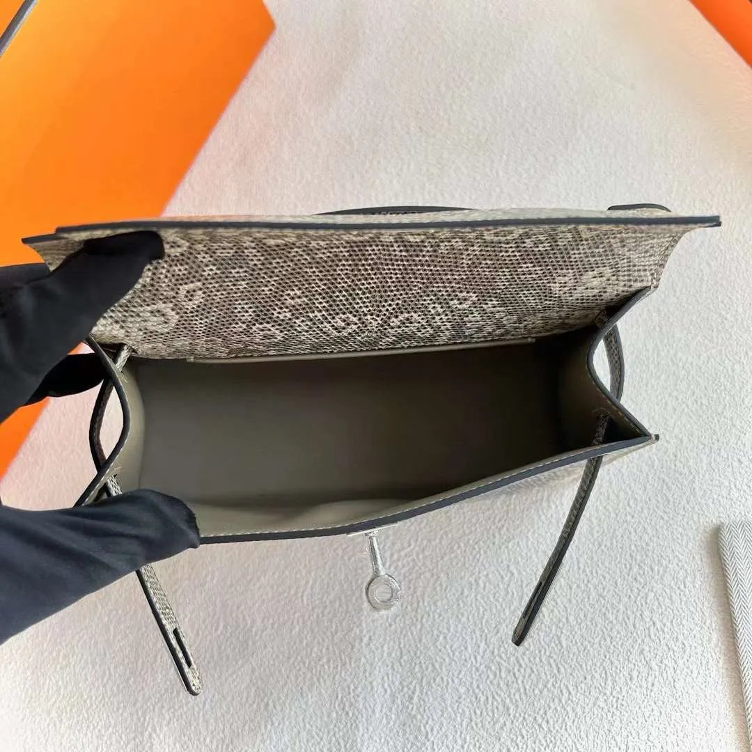 Kelly Pochette 22