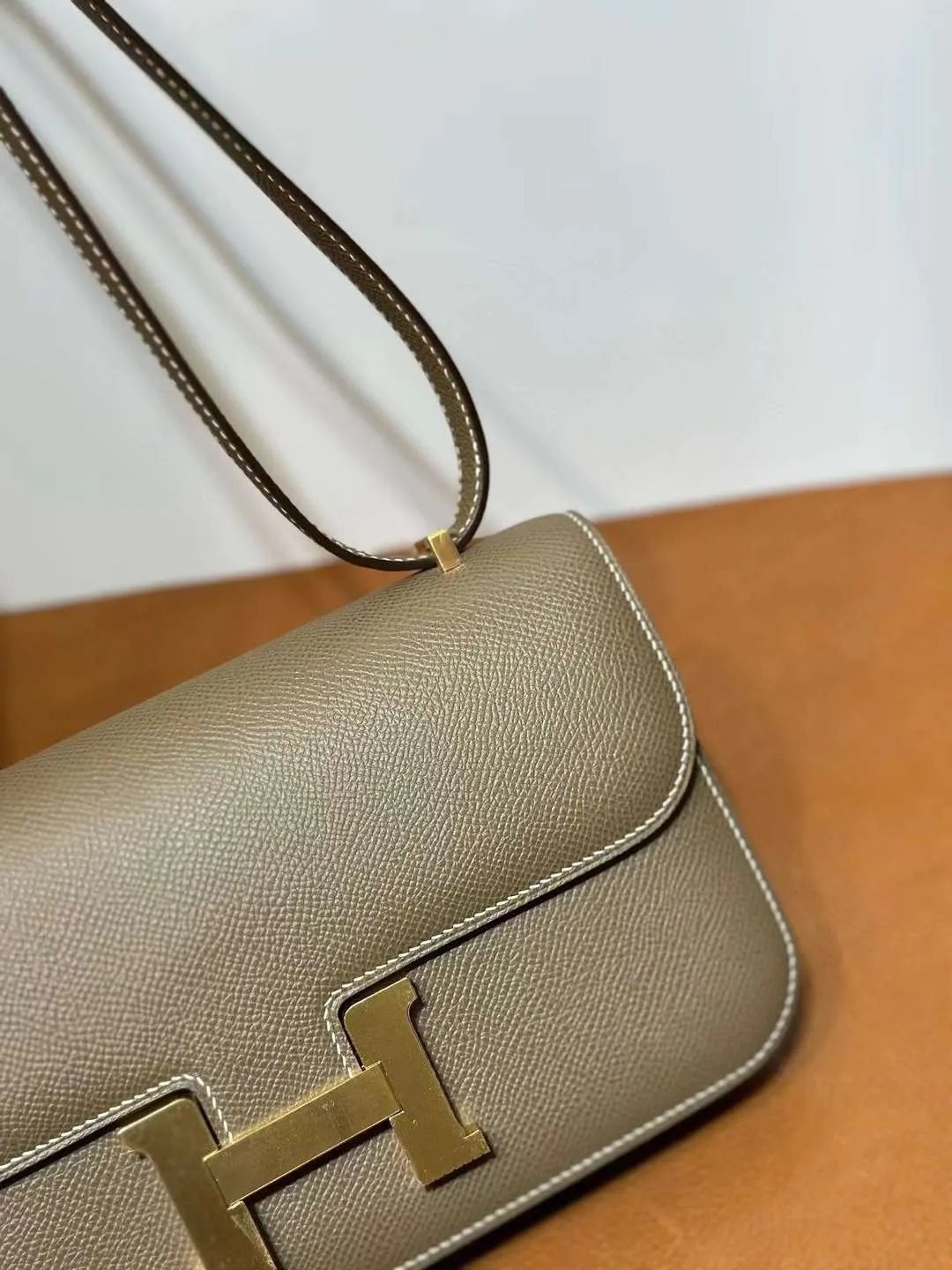 Constance Elan 23