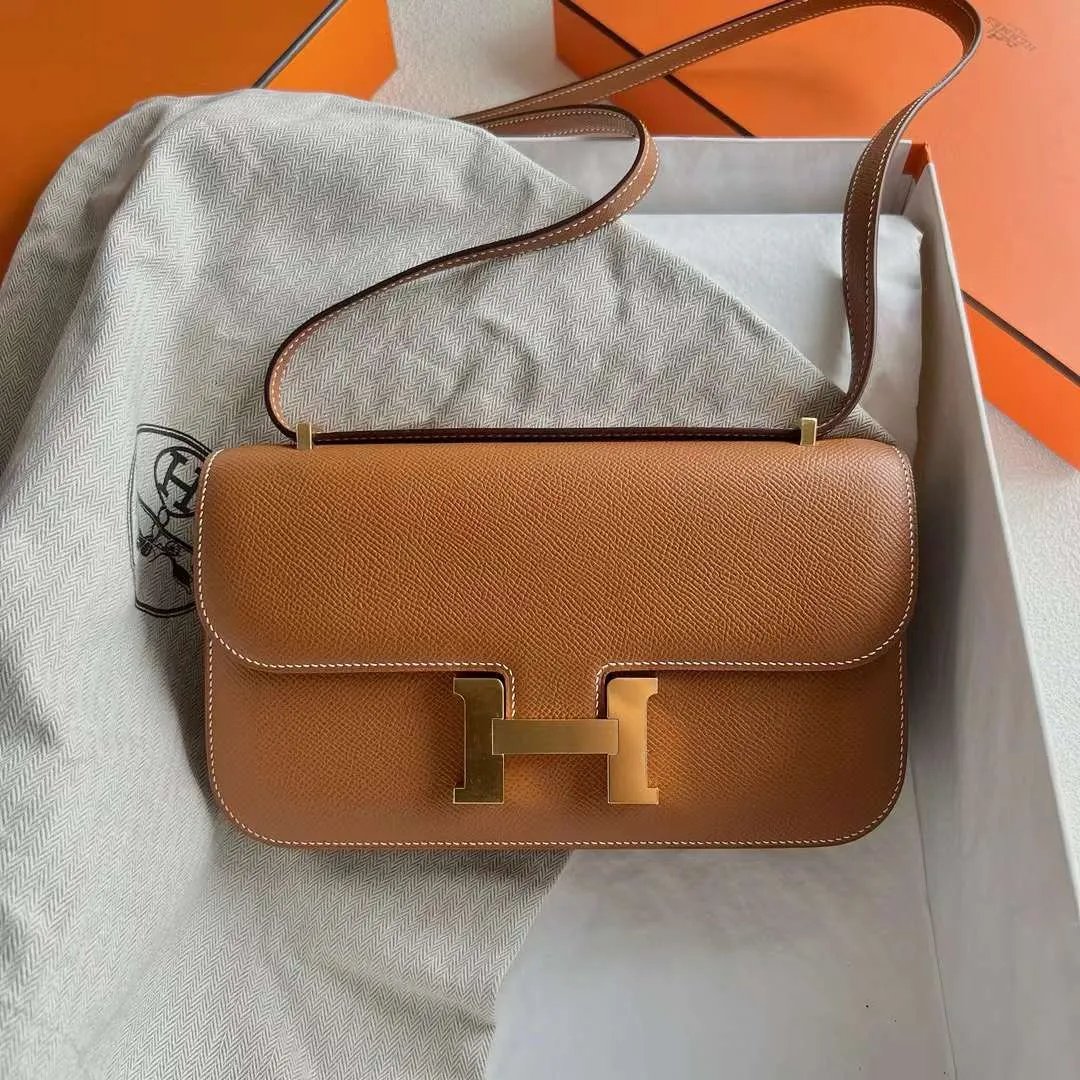 Constance Elan 23