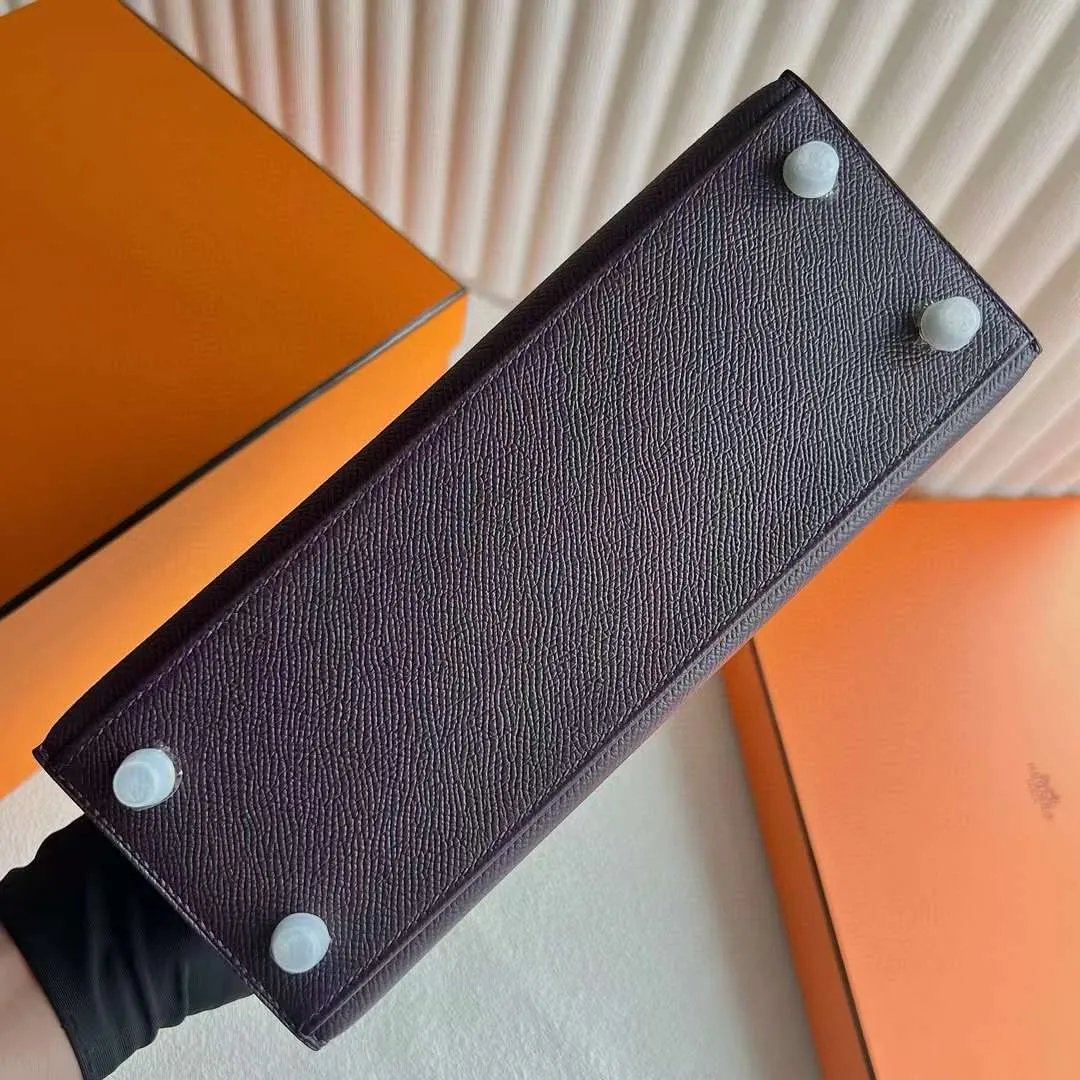 Kelly 25