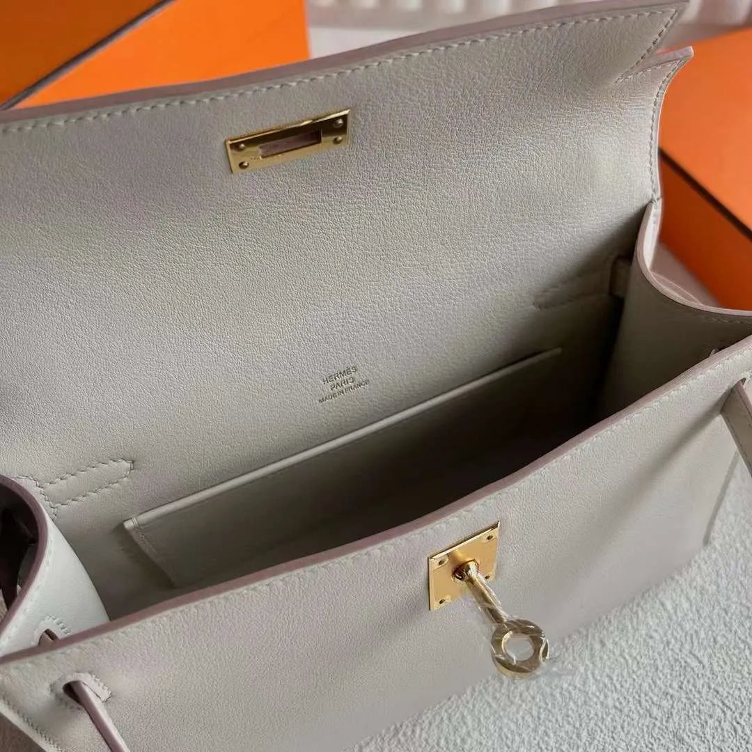 Kelly Pochette 22