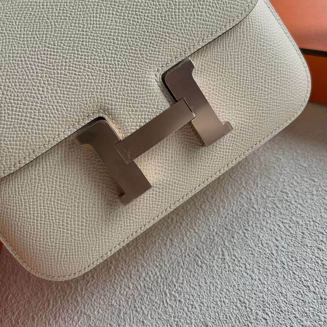 Constance 18