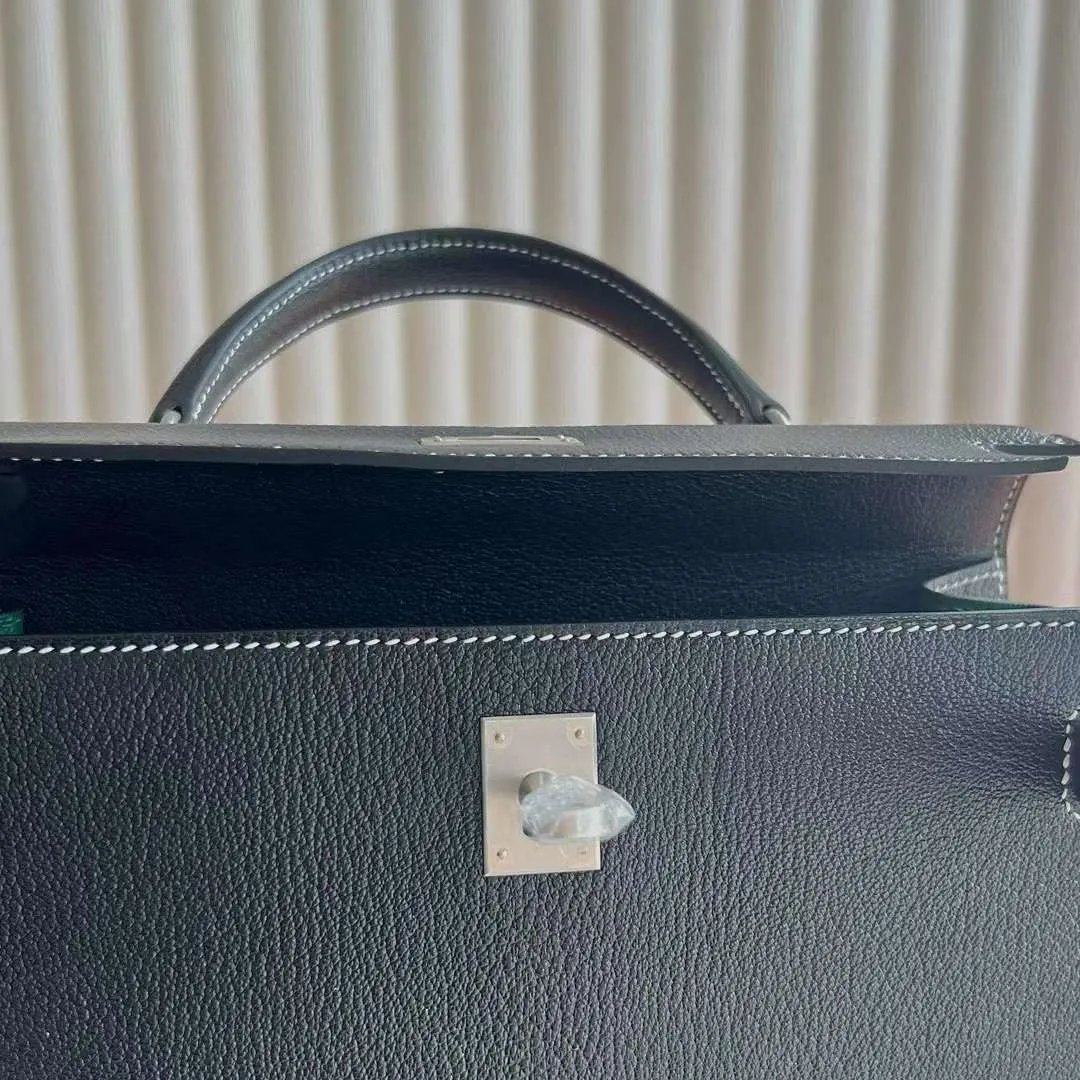 Kelly 25