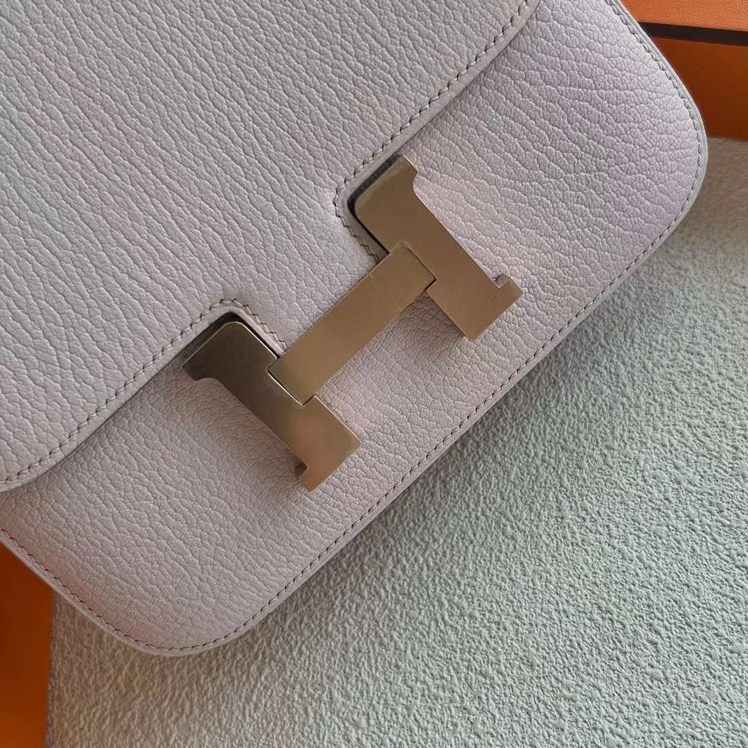 Constance 18
