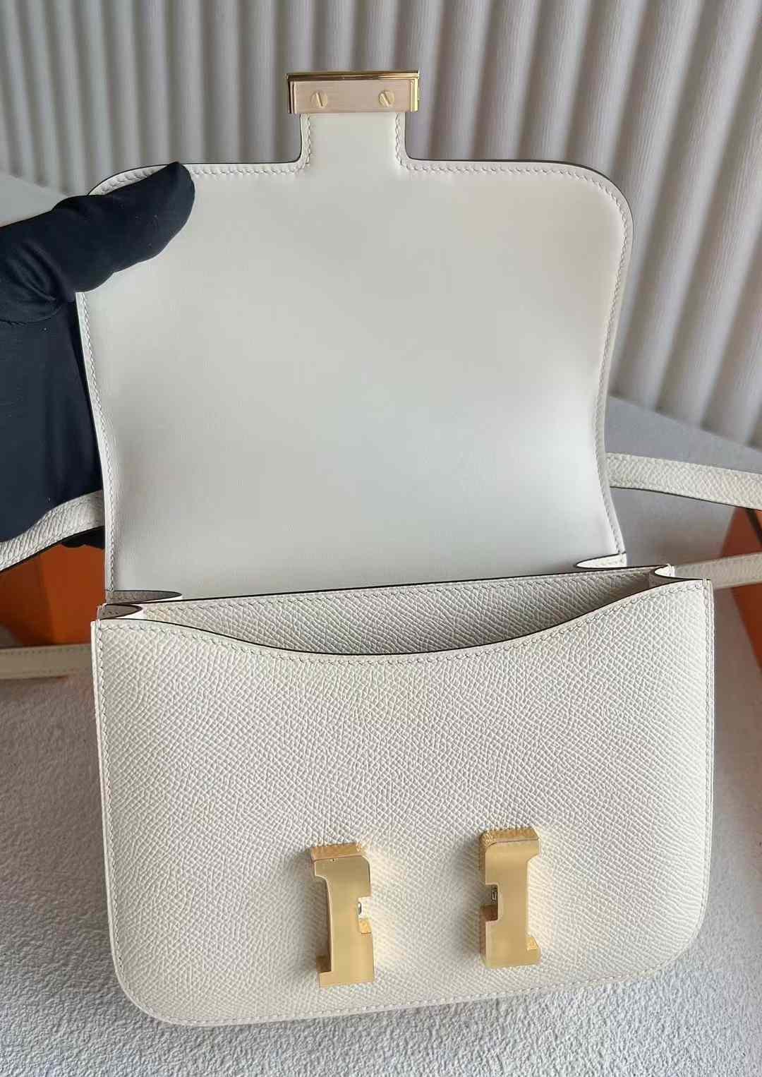 Constance 18
