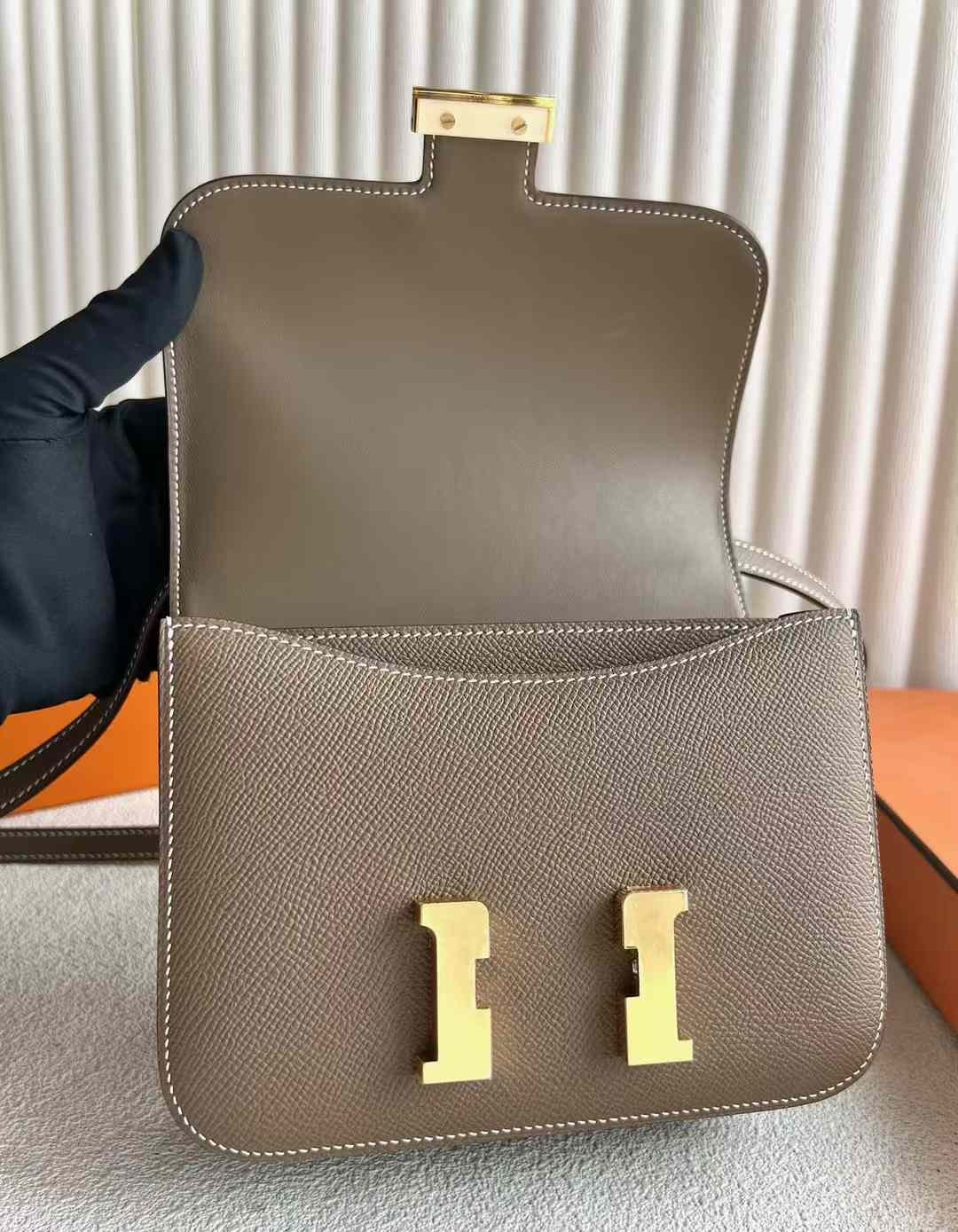 Constance 24