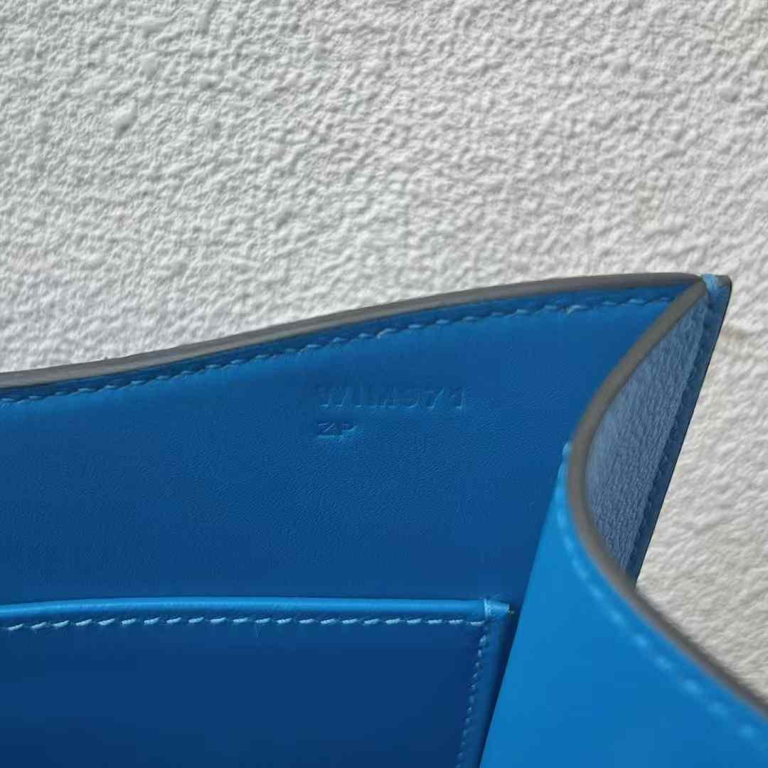 Constance 24