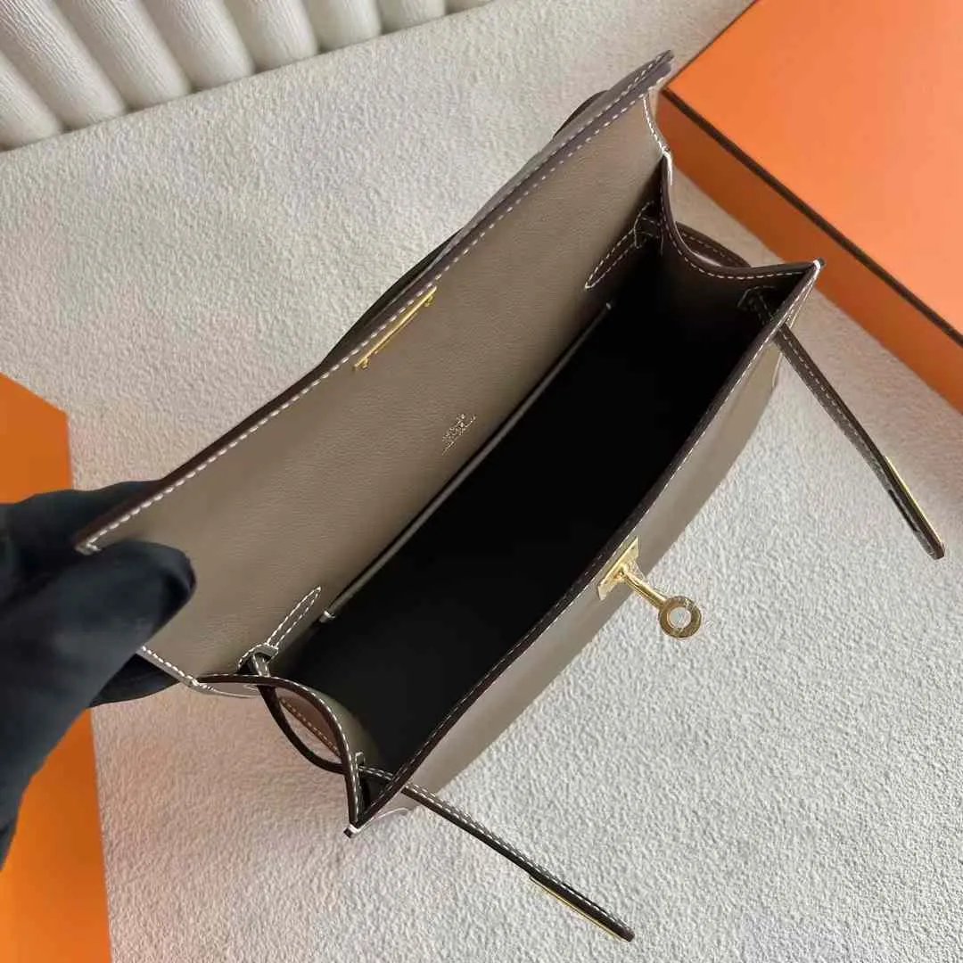 Kelly Pochette 22