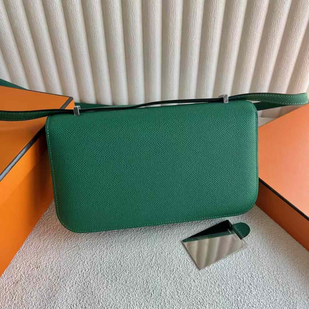 Constance Elan 23