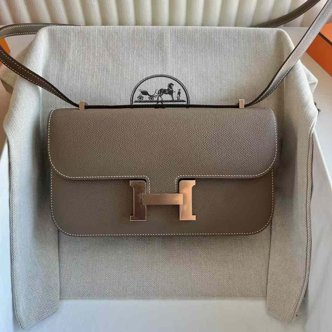 Constance Elan 23