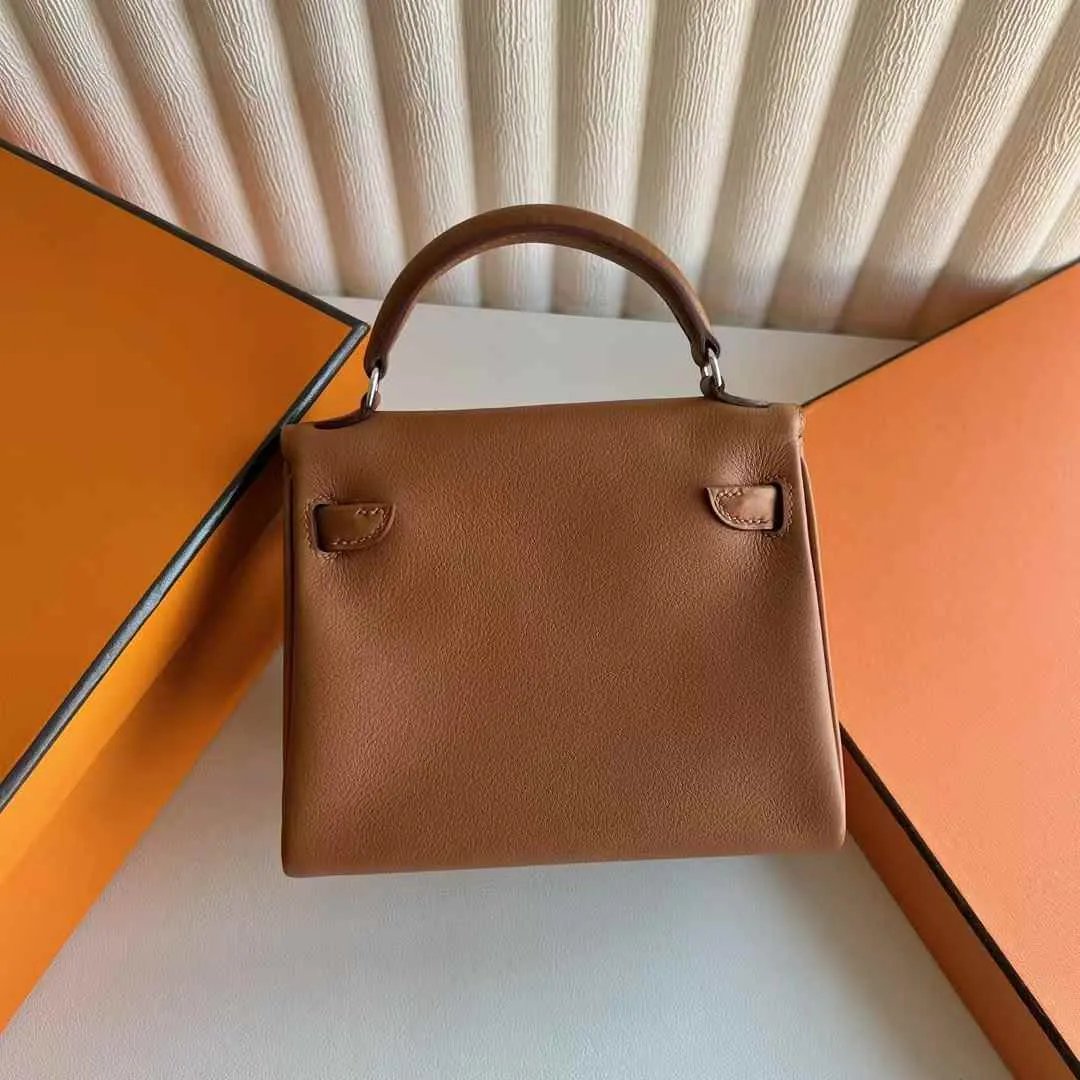 Kelly 16