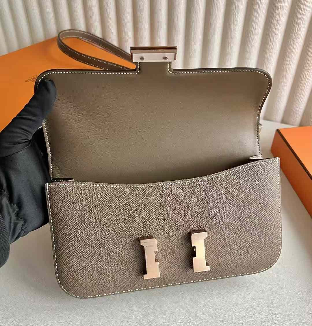 Constance Elan 23