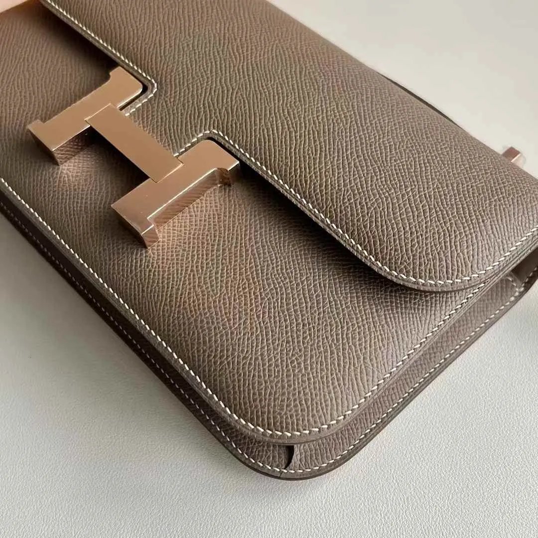 Constance Elan 23