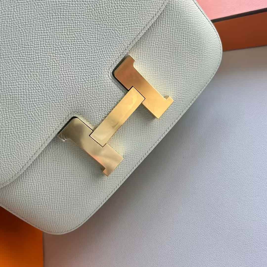 Constance 24