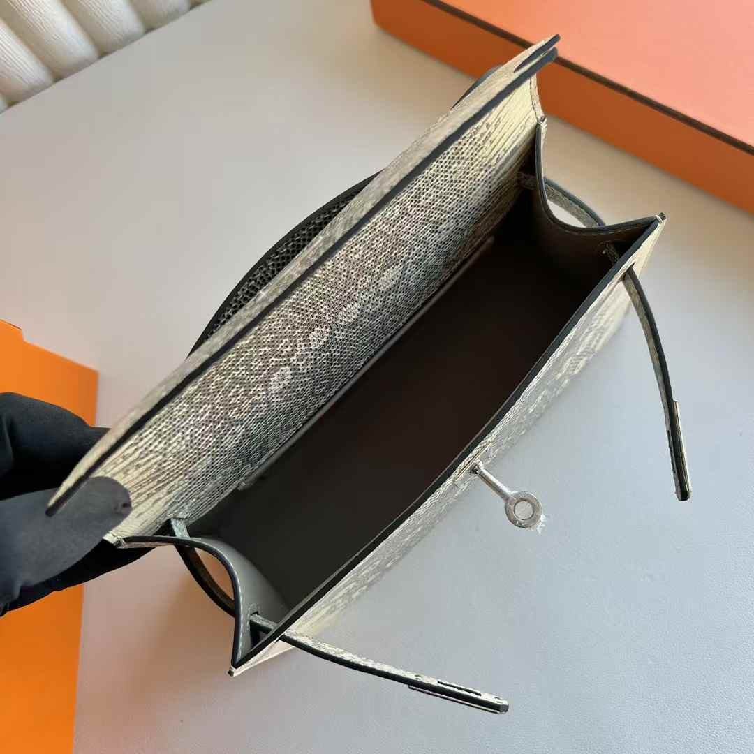 Kelly Pochette 22