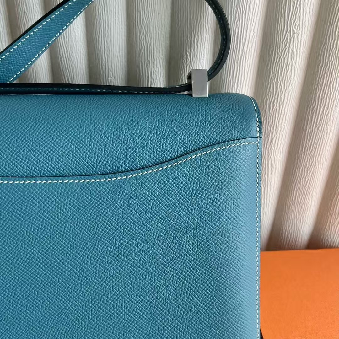 Constance 24