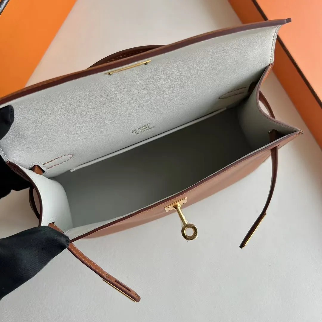 Kelly Pochette 22