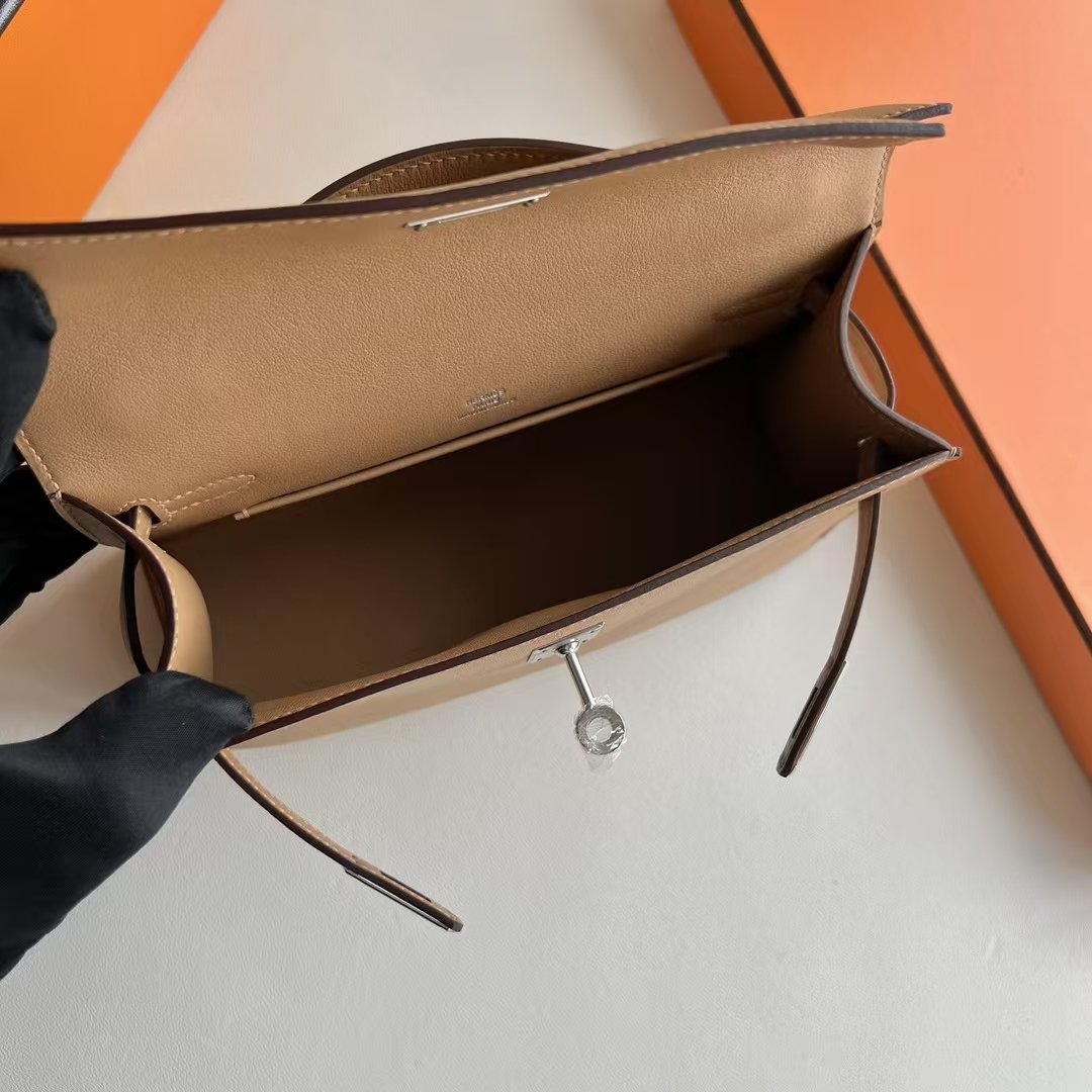 Kelly Pochette 22