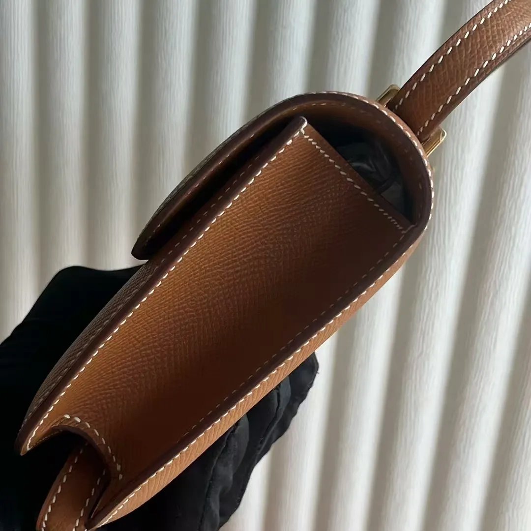 Constance Elan 23