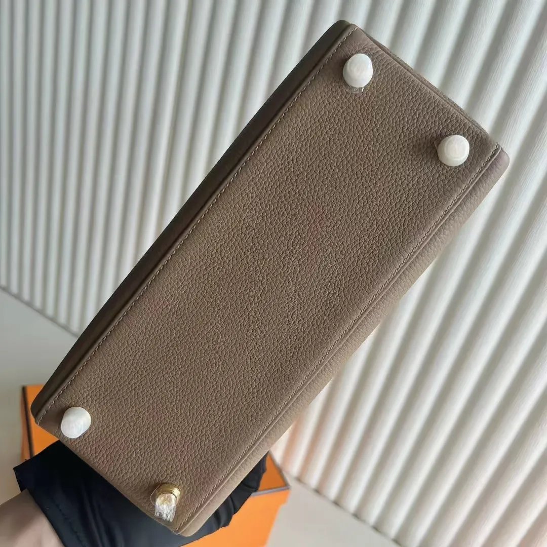 Kelly 25
