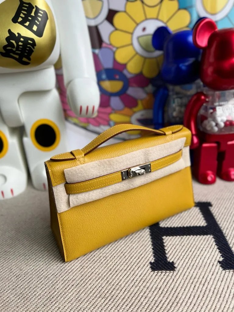 Kelly Pochette