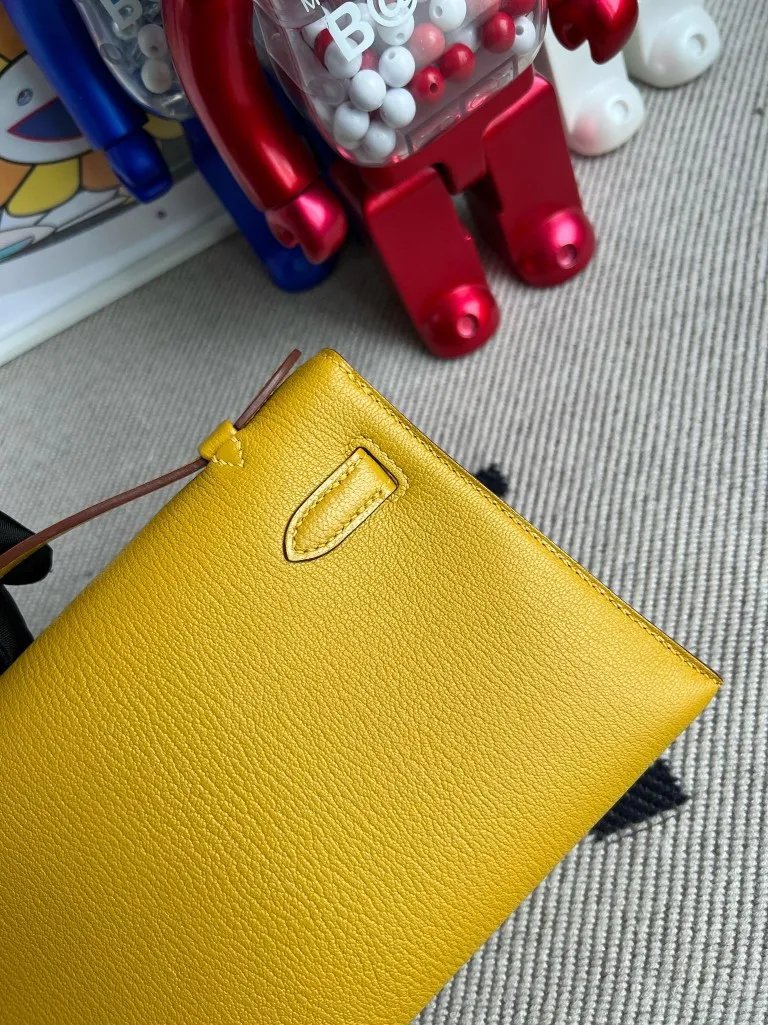 Kelly Pochette