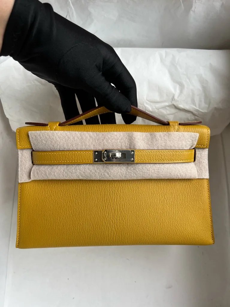 Kelly Pochette