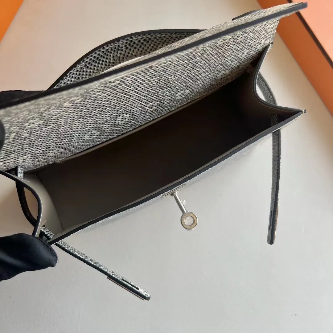 Kelly Pochette 22