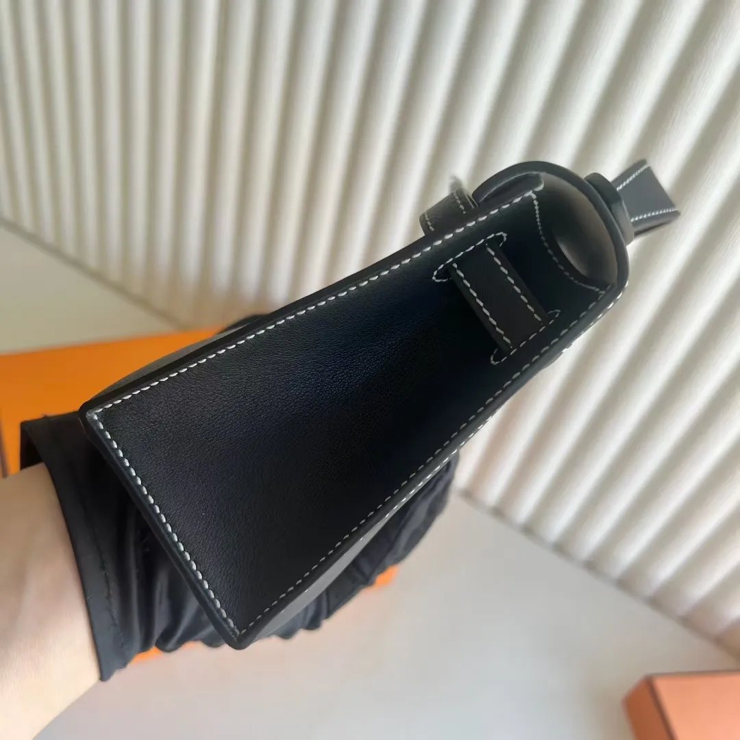 Kelly Pochette 22