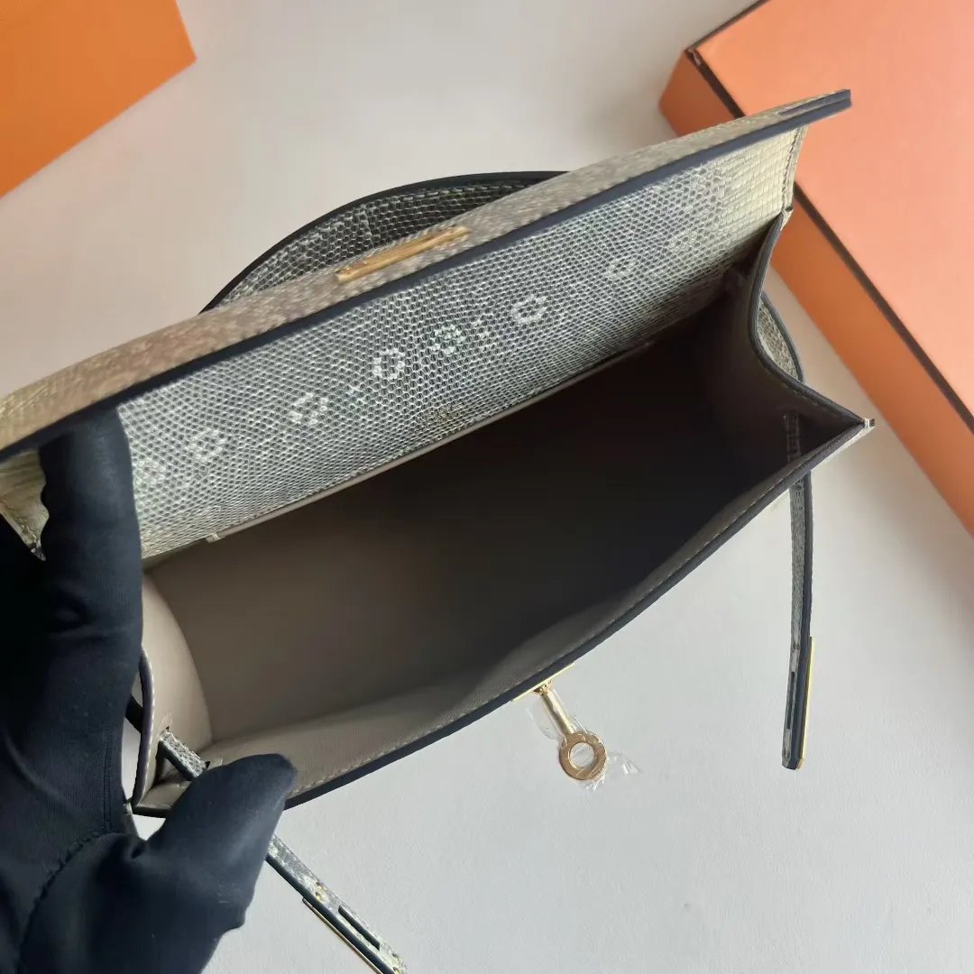 Kelly Pochette 22