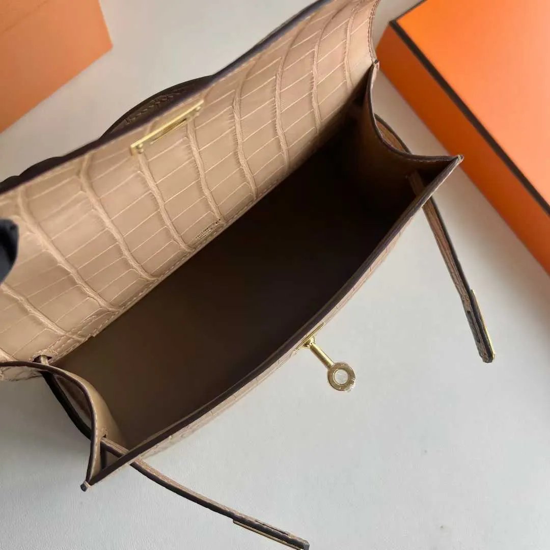 Kelly Pochette 22