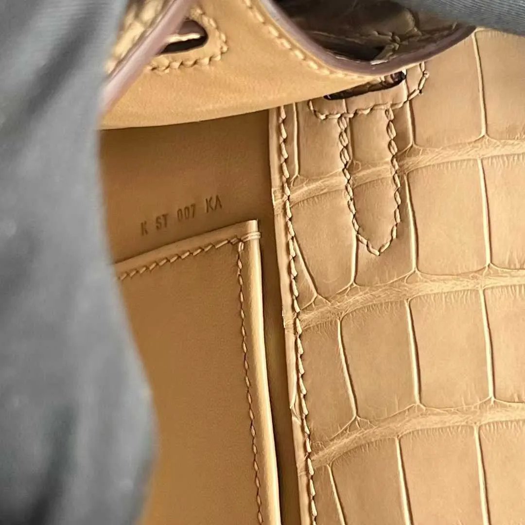 Kelly Pochette 22