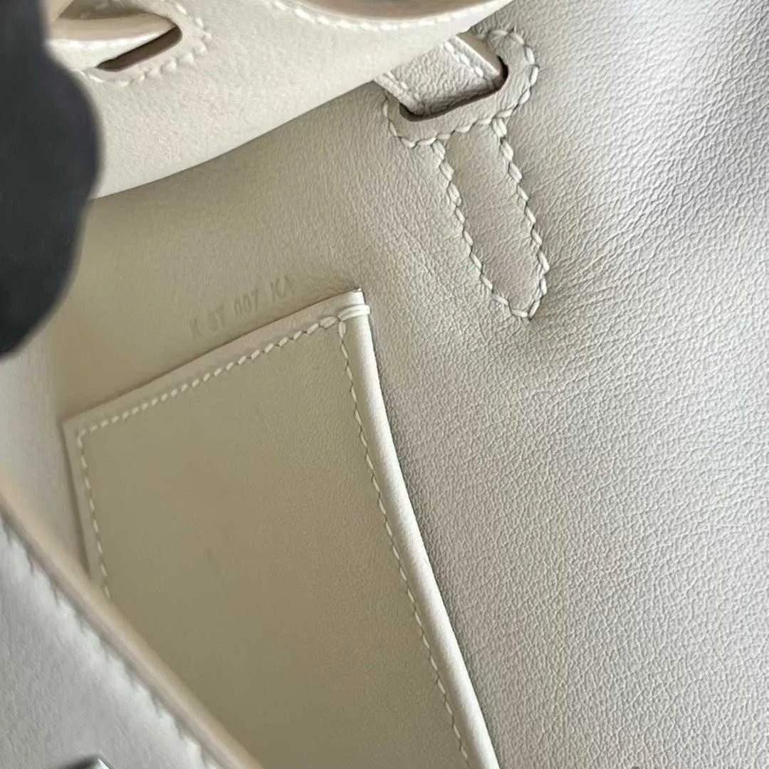Kelly Pochette 22