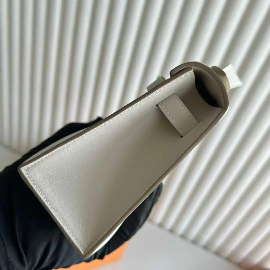 Kelly Pochette 22