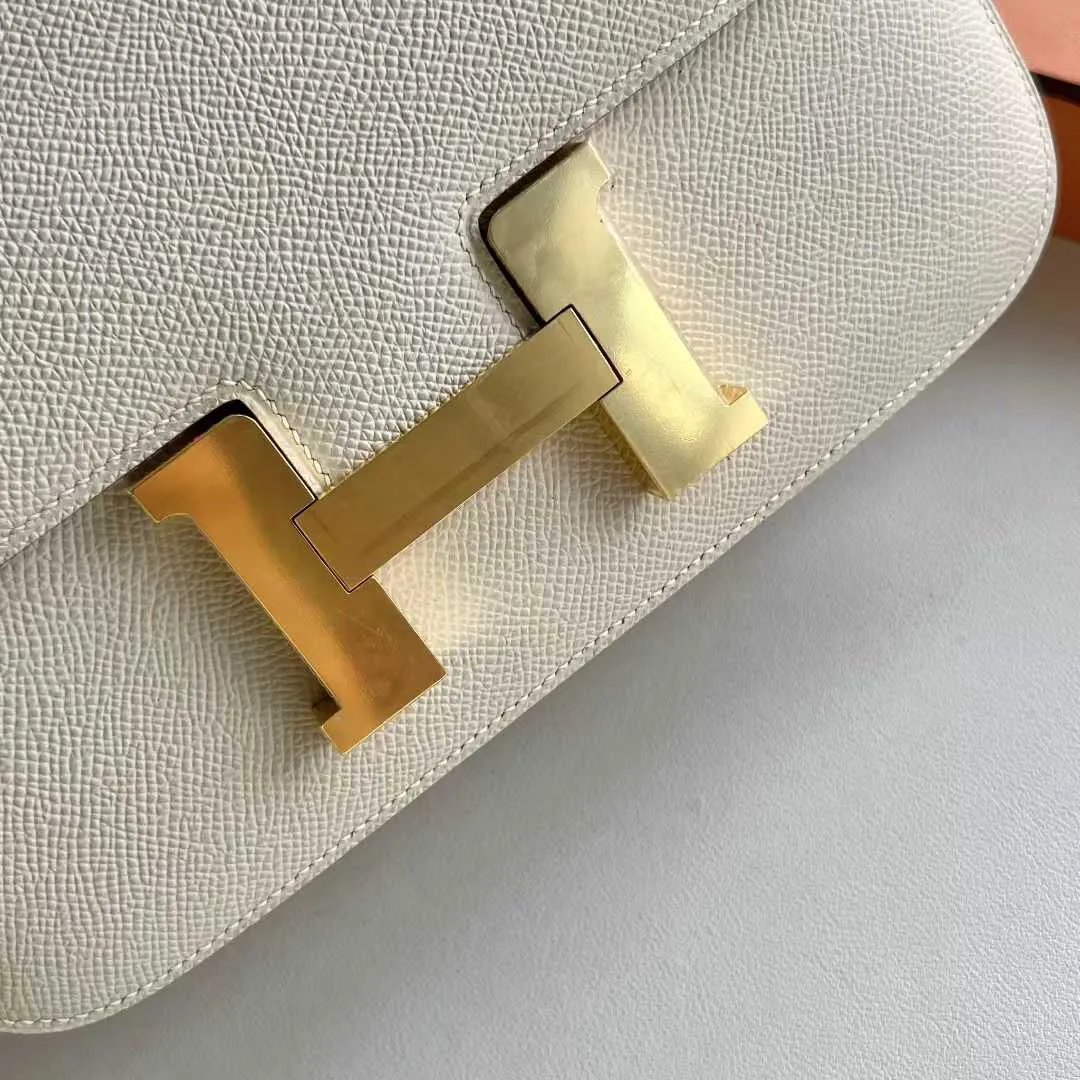 Constance 24