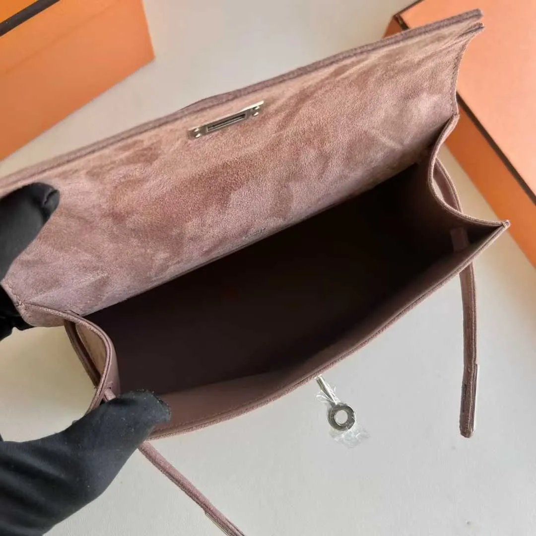 Kelly Pochette 22