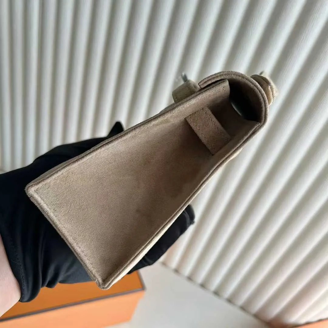 Kelly Pochette 22